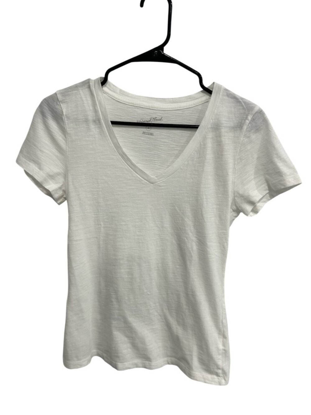 Universal Thread XS White V-Neck T-Shirt 100% Cotton Minimalist Clean Girl NWT